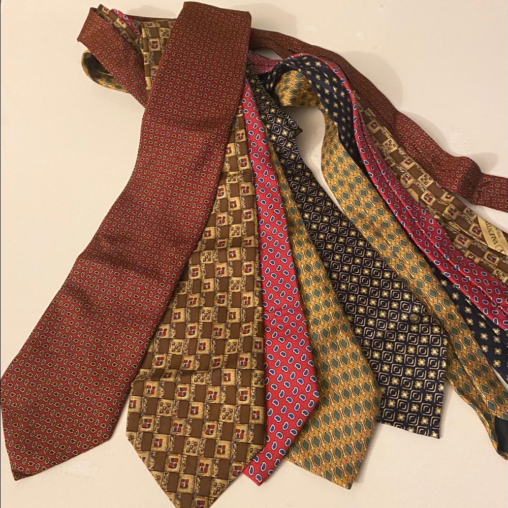 Bundle of ties